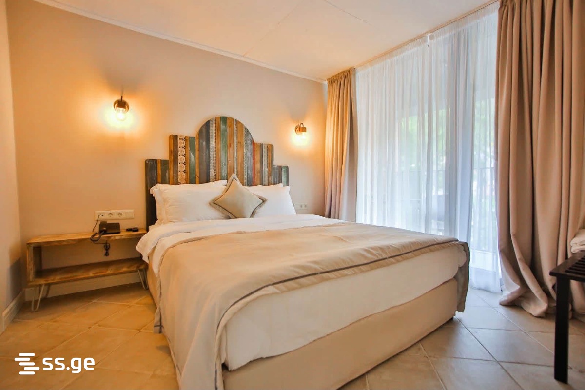 3 room Flat For Rent. Mtatsminda - Mehr