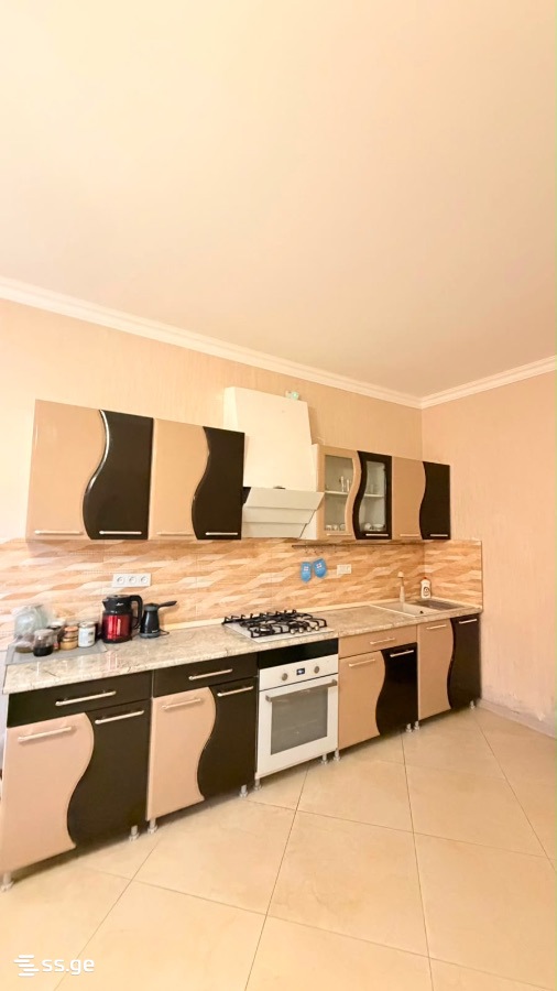 7 Room Private House For Sale view 3