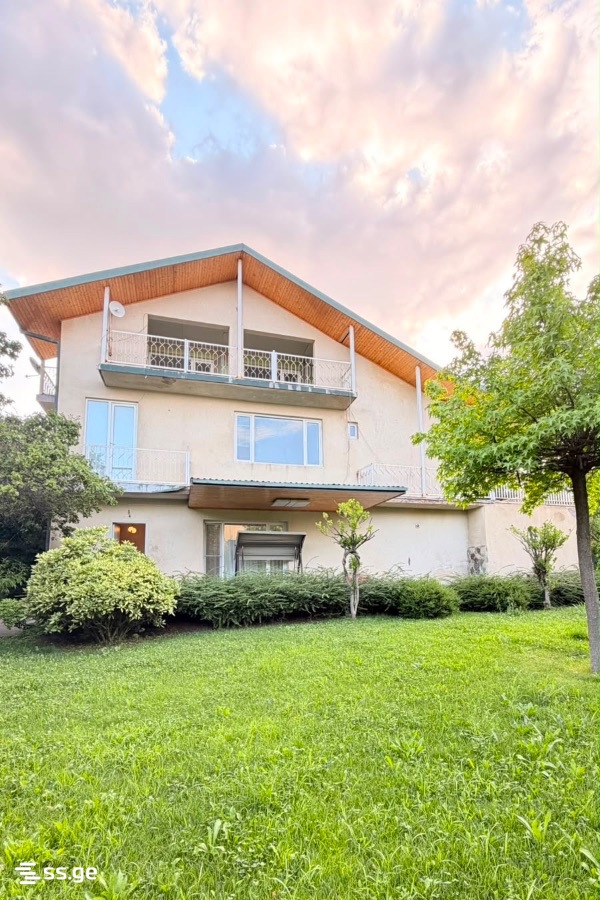 7 Room Private House For Sale view 1