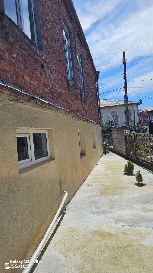 5 Room Private House For Sale view 2