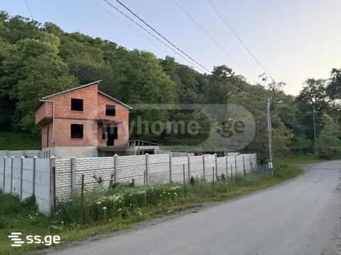 იყიდება 8-ოთახი კერძო სახლი view 2