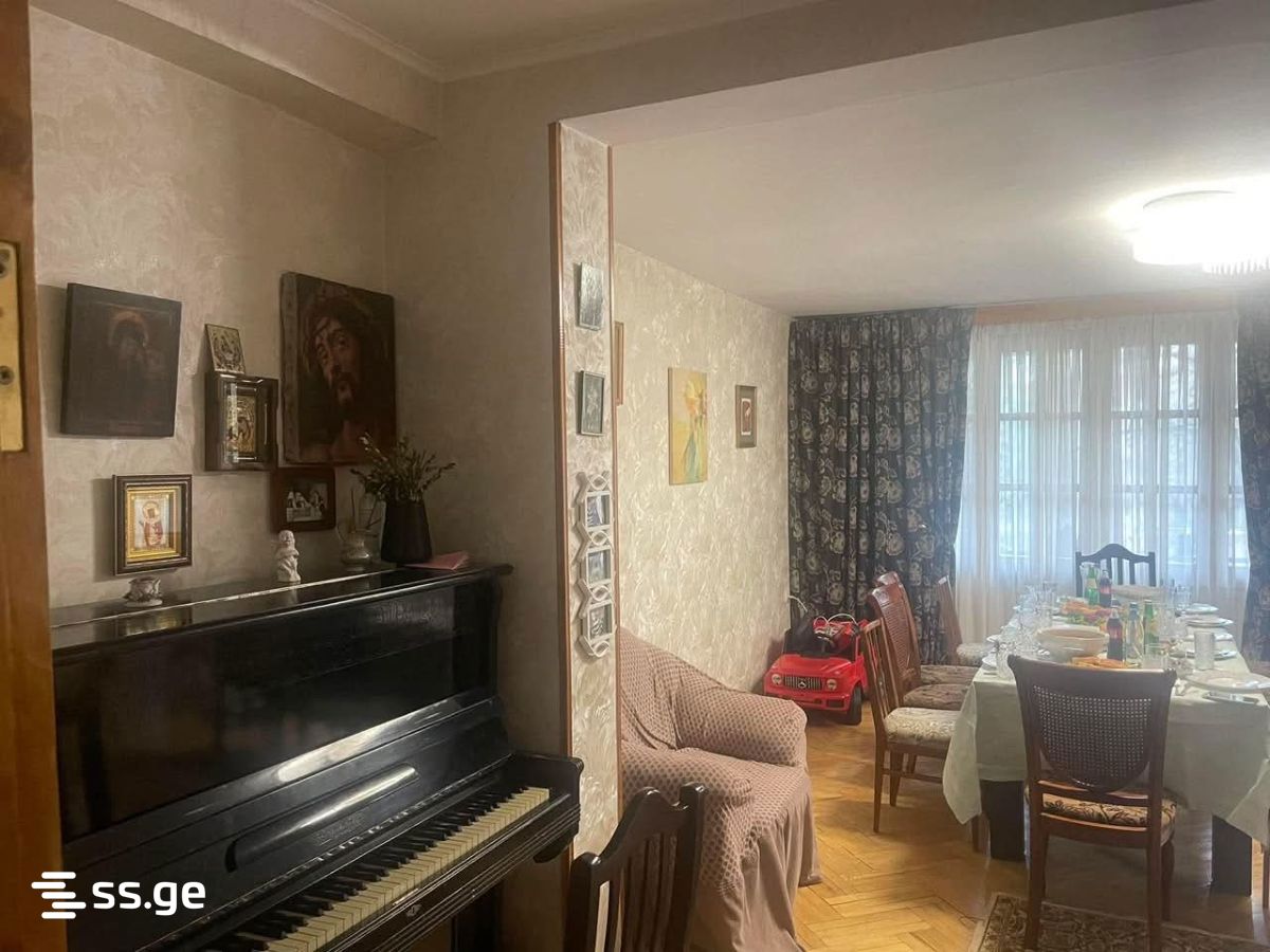 3 room Flat For Sale. Digomi - View 4