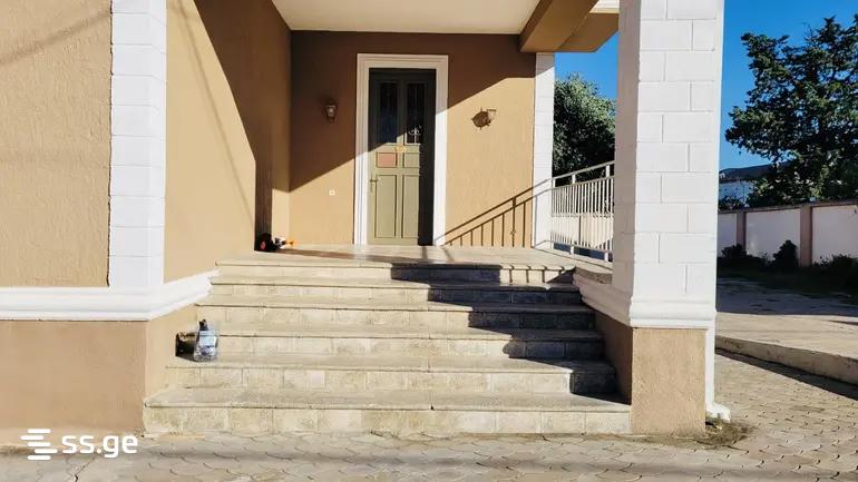 5 room Private House For Sale. Digomi - Aanzicht 3