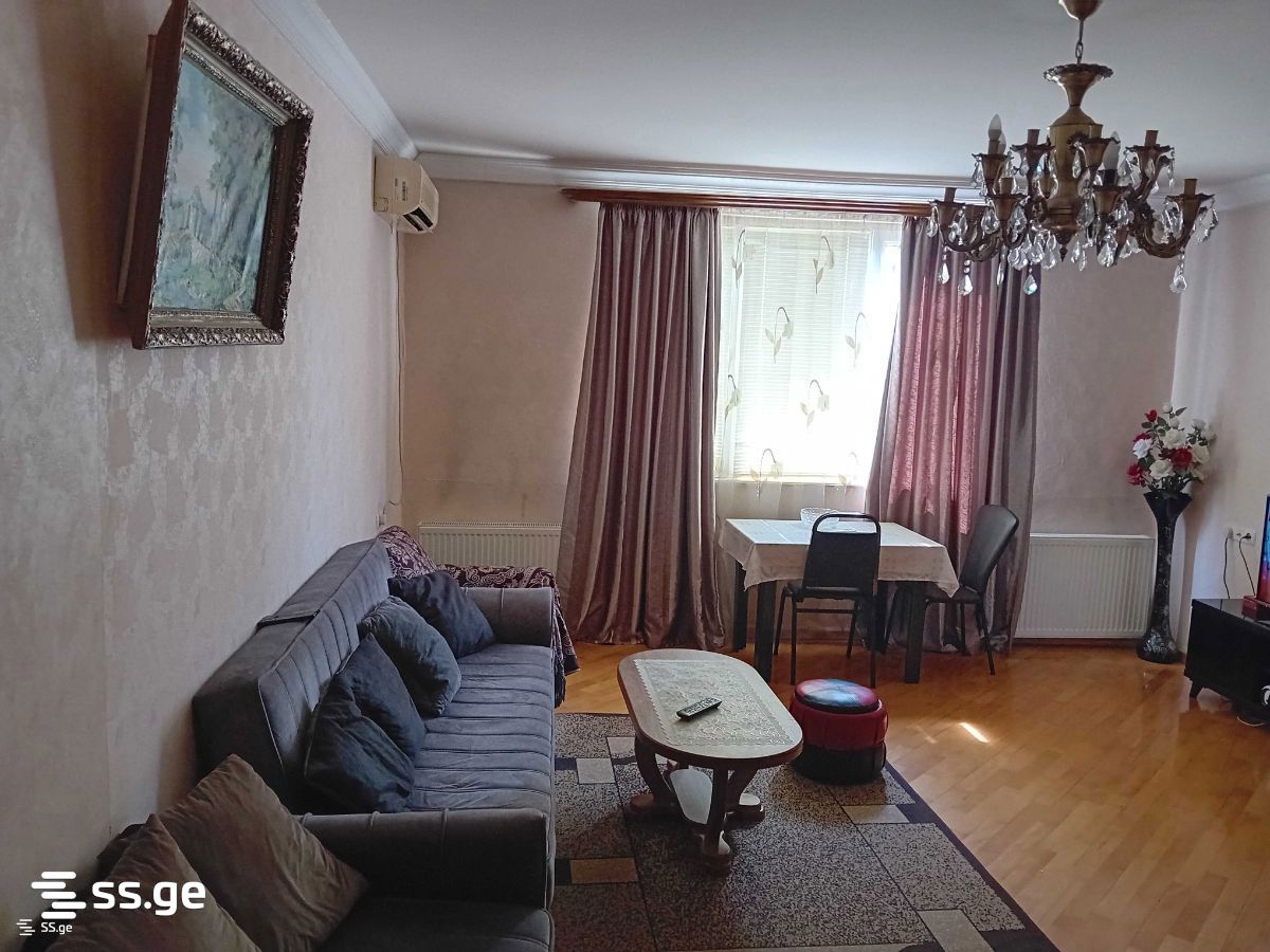 5 room Flat For Sale. Vazisubani - Vista 2