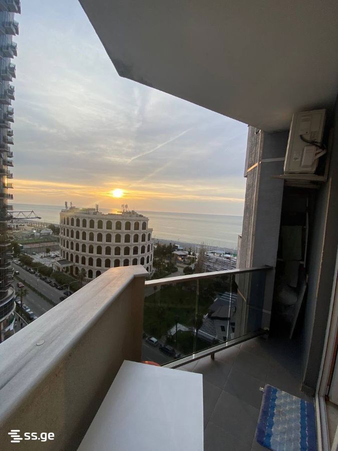 1 room Flat For Rent. Batumi - Aanzicht 4