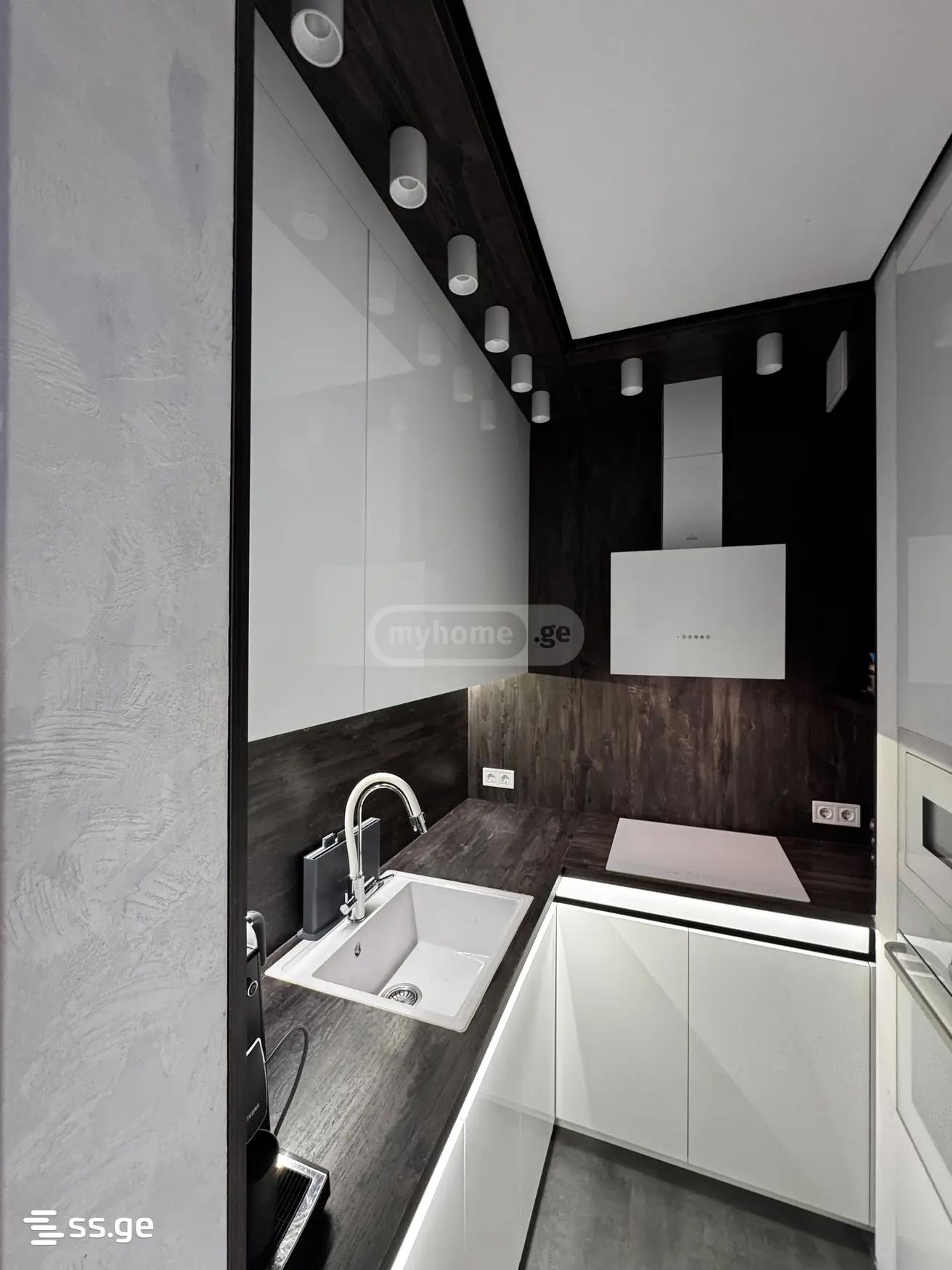 3 room Flat For Sale. Batumi - Aanzicht 4
