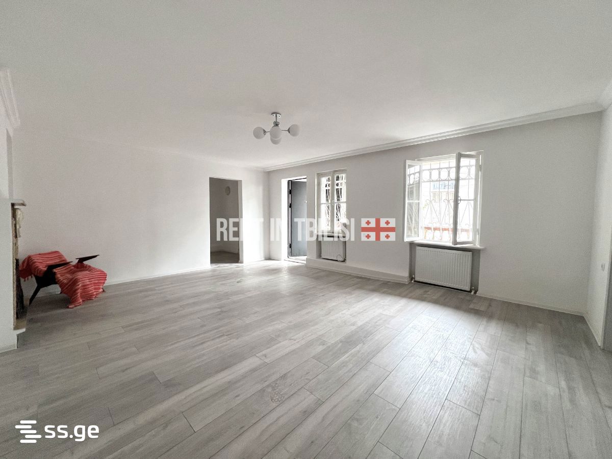 4 room Flat For Sale. Mtatsminda - Ansicht 2