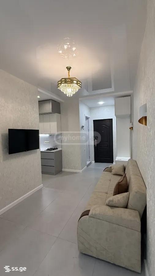 2 room Flat For Sale. Batumi - Bild 3