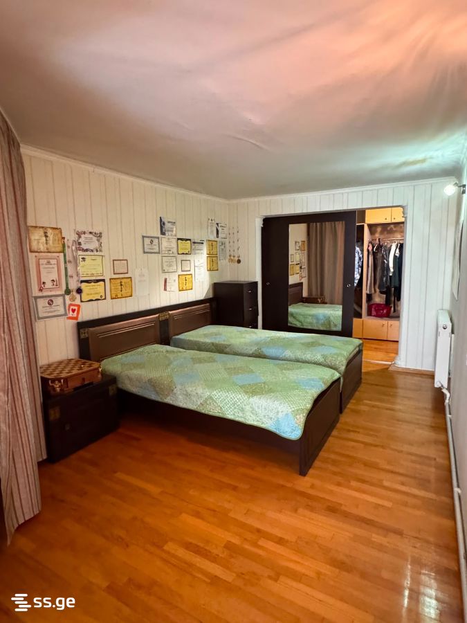 4 room Private House For Rent. Vake – další