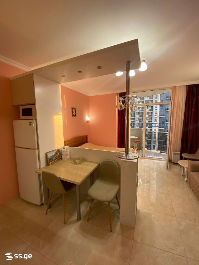 1 room Flat For Rent. Batumi - Aanzicht 2