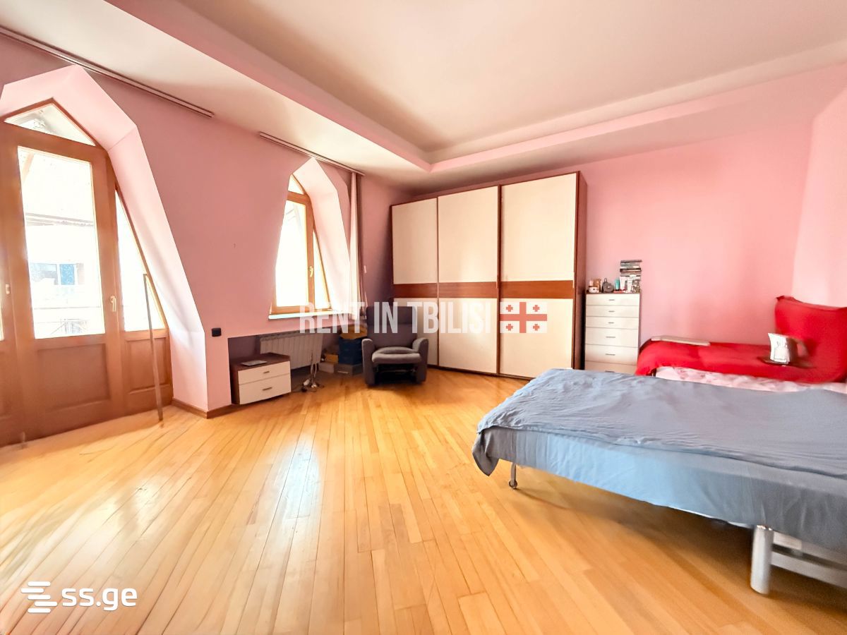 5 room Flat For Sale. Vake, Tbilisi
