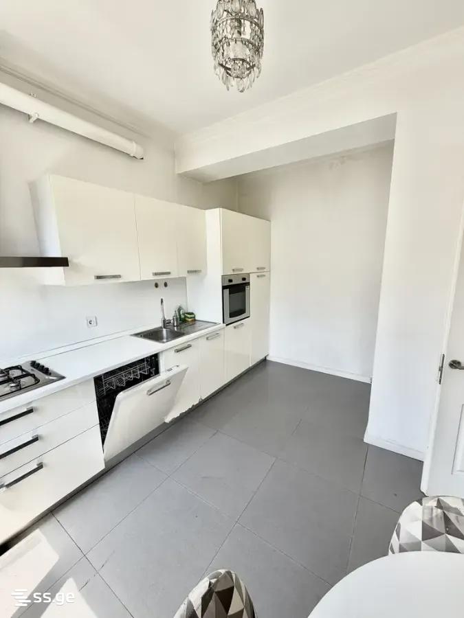 4 room Flat For Sale. Bagebi - Aanzicht 3