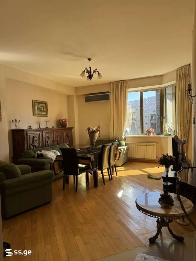 4 room Flat For Rent. Vake - Altro