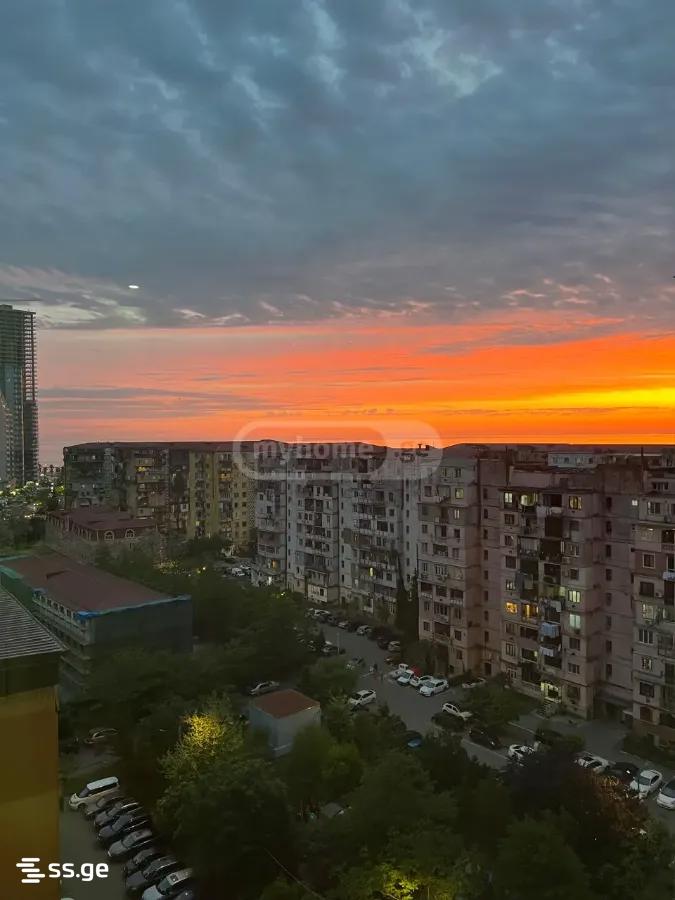 2 room Flat For Sale. Batumi - Bild 3