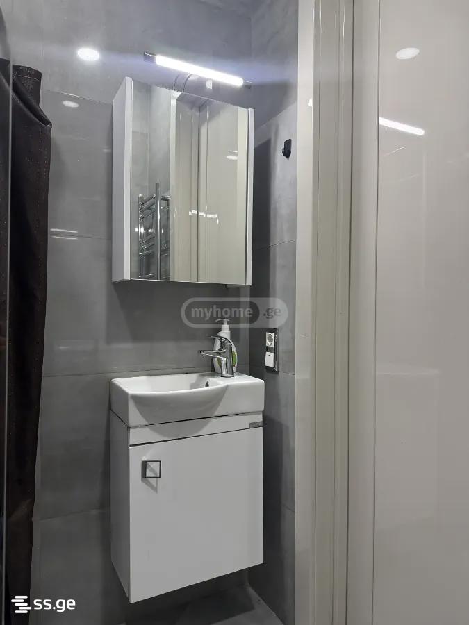 2 room Flat For Rent. Isani - Més