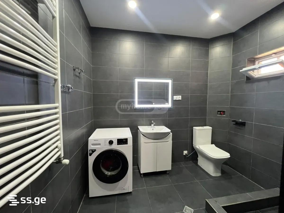 6 Room Private House For Sale view 9