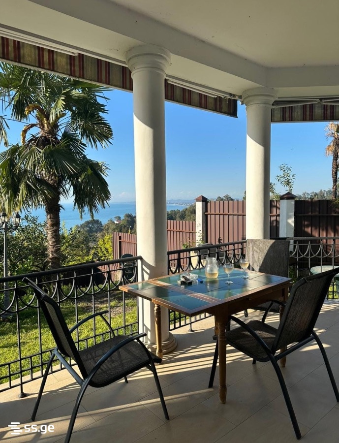 8 Room Private House For Sale view 6