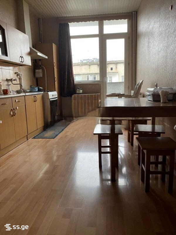 5 room Flat For Sale. Saburtalo - Aanzicht 2