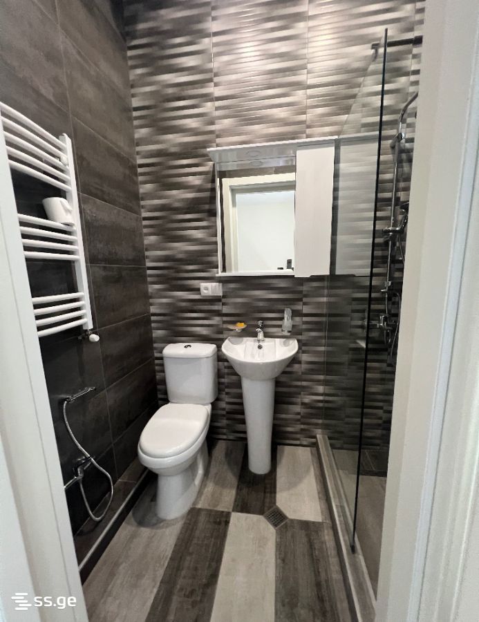 6 room Flat For Rent. Mtatsminda – pohled 3