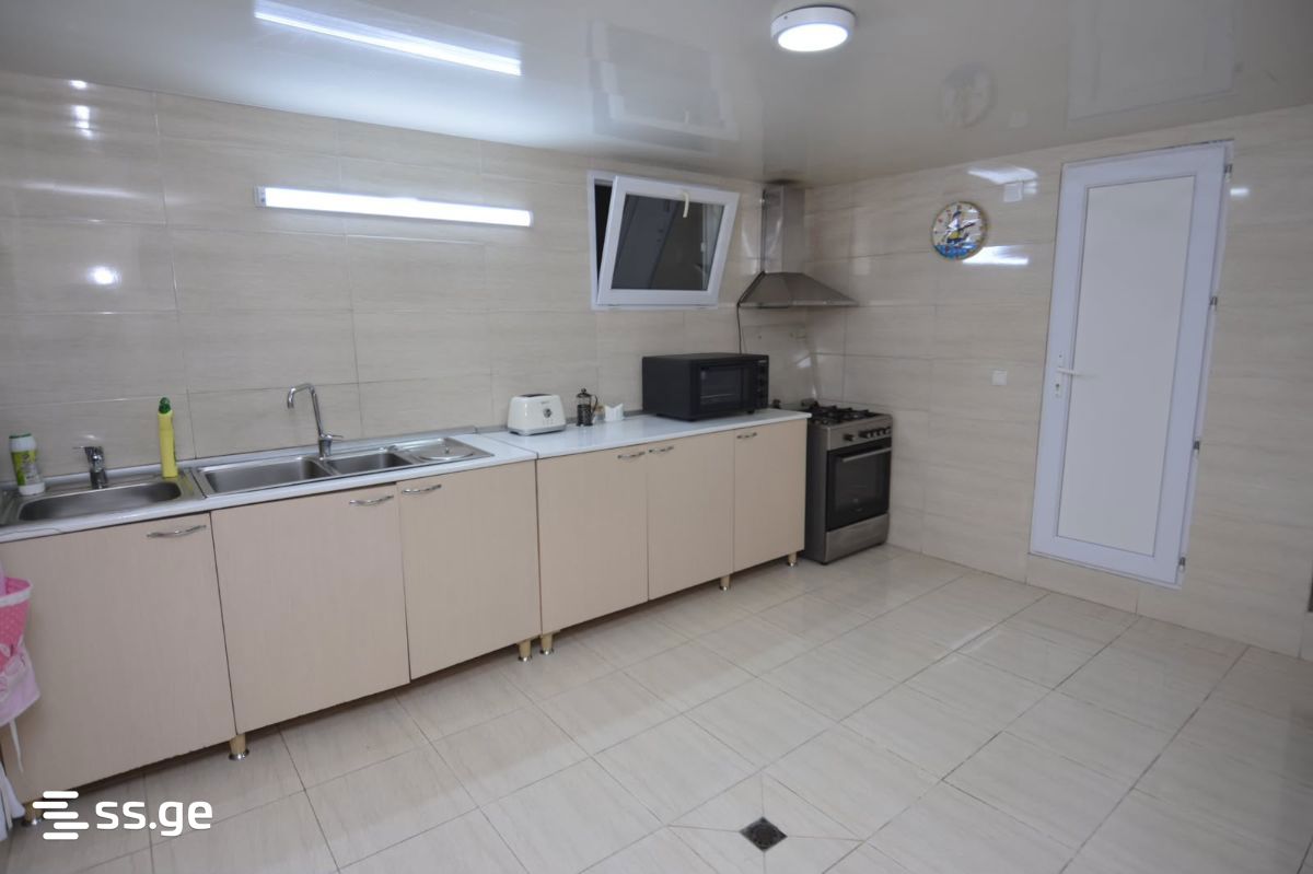 9 Room Hotel For Sale view 4