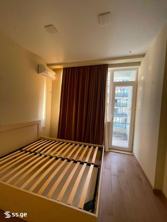 2 room Flat For Sale. Batumi - Aanzicht 3