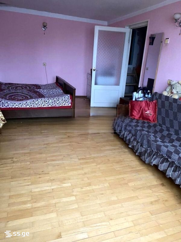 5 room Flat For Sale. Saburtalo - Aanzicht 3