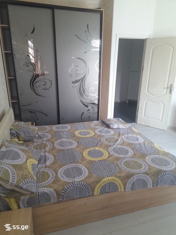 3 room Flat For Rent. Isani – pohled 3