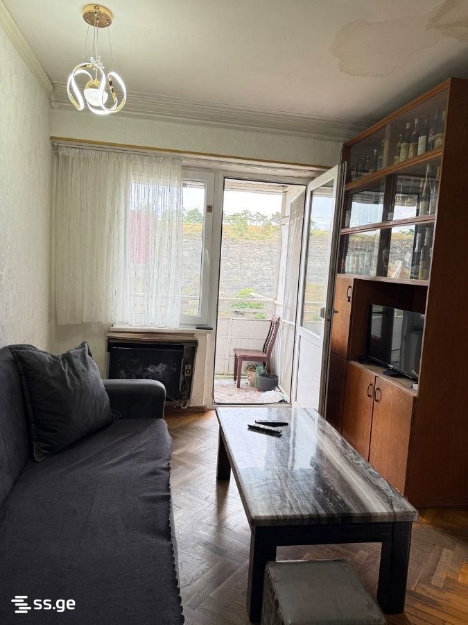 4 room Flat For Sale. Vake – pohled 6