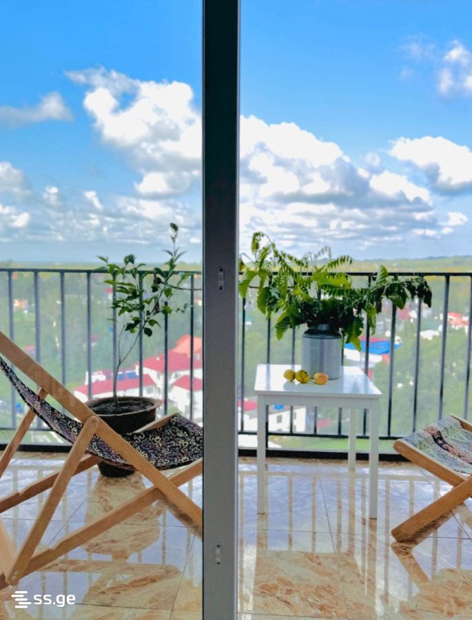 1 Room Flat Daily Rent. Ureki view 2