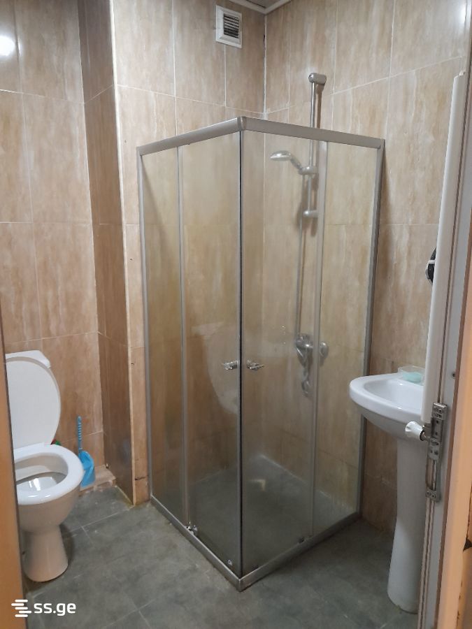 3 room Flat For Rent. Isani – pohled 2