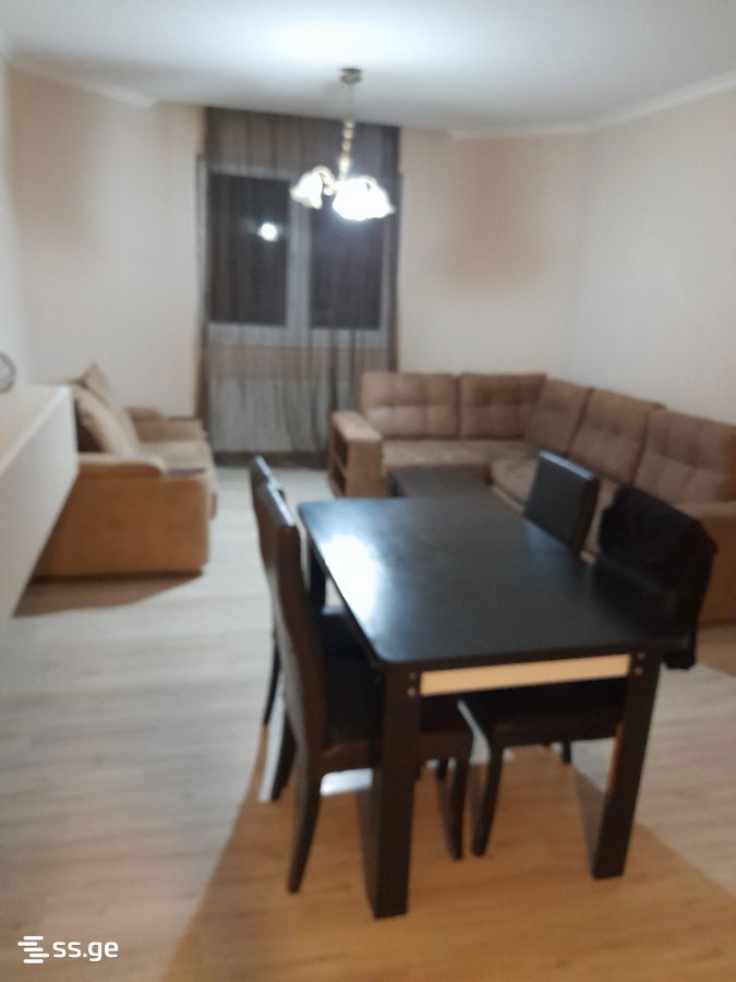 3 room Flat For Rent. Isani – pohled 4