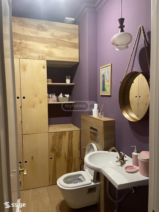 4 room Flat For Rent. Vake - Altro