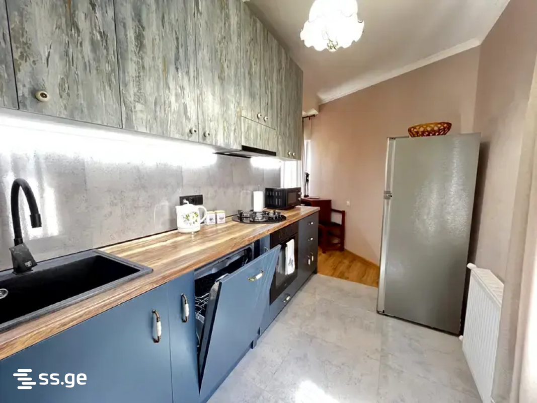 3 room Flat For Sale. Mtatsminda - Vista 2