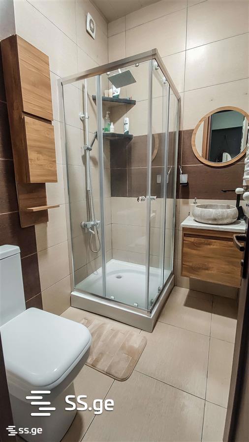 3 room Flat For Rent. Vake - Altro
