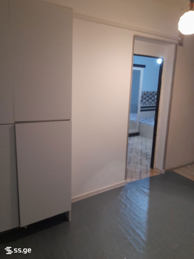 3 room Flat For Rent. Isani – pohled 6