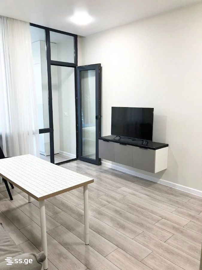 2 room Flat For Sale. Batumi - Bild 2