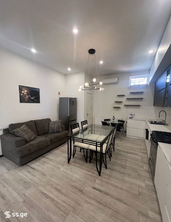 6 room Flat For Rent. Mtatsminda – pohled 2