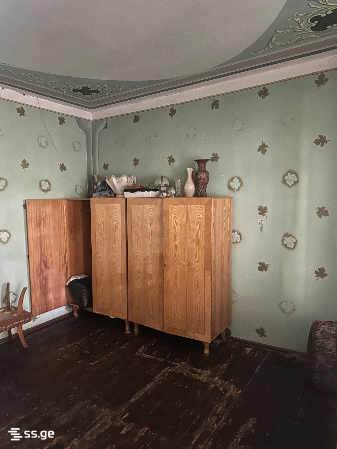10 Room Private House For Sale view 3