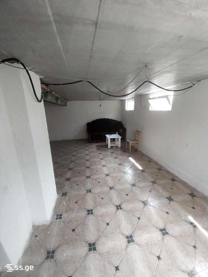 6 Room Private House For Sale view 4