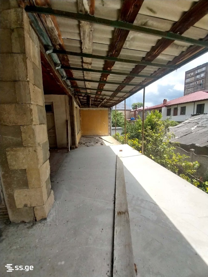 6 Room Private House For Sale view 9