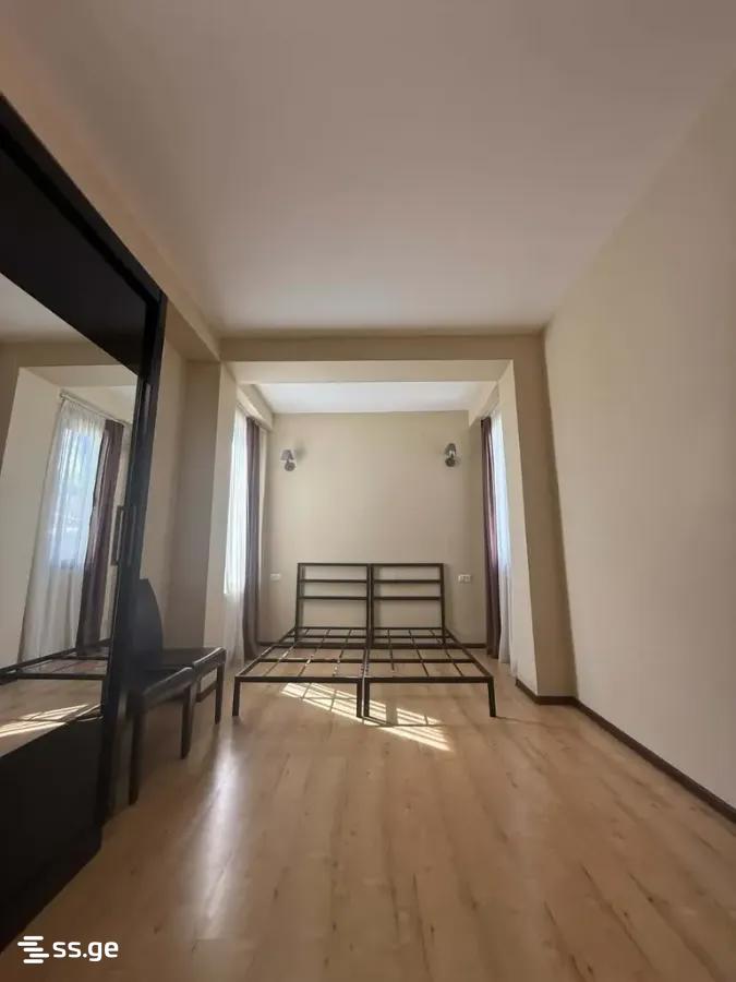 7 Room Private House For Sale view 4