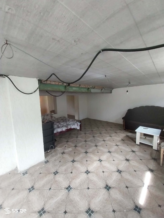 6 Room Private House For Sale view 1