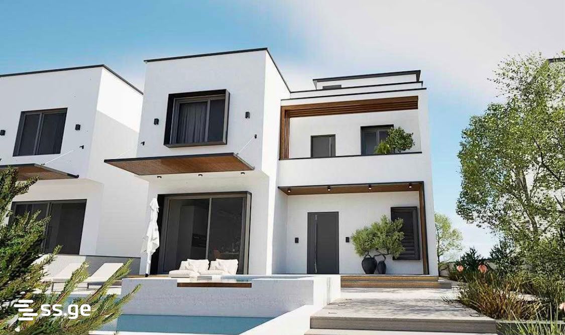 6 Room Private House For Sale view 1