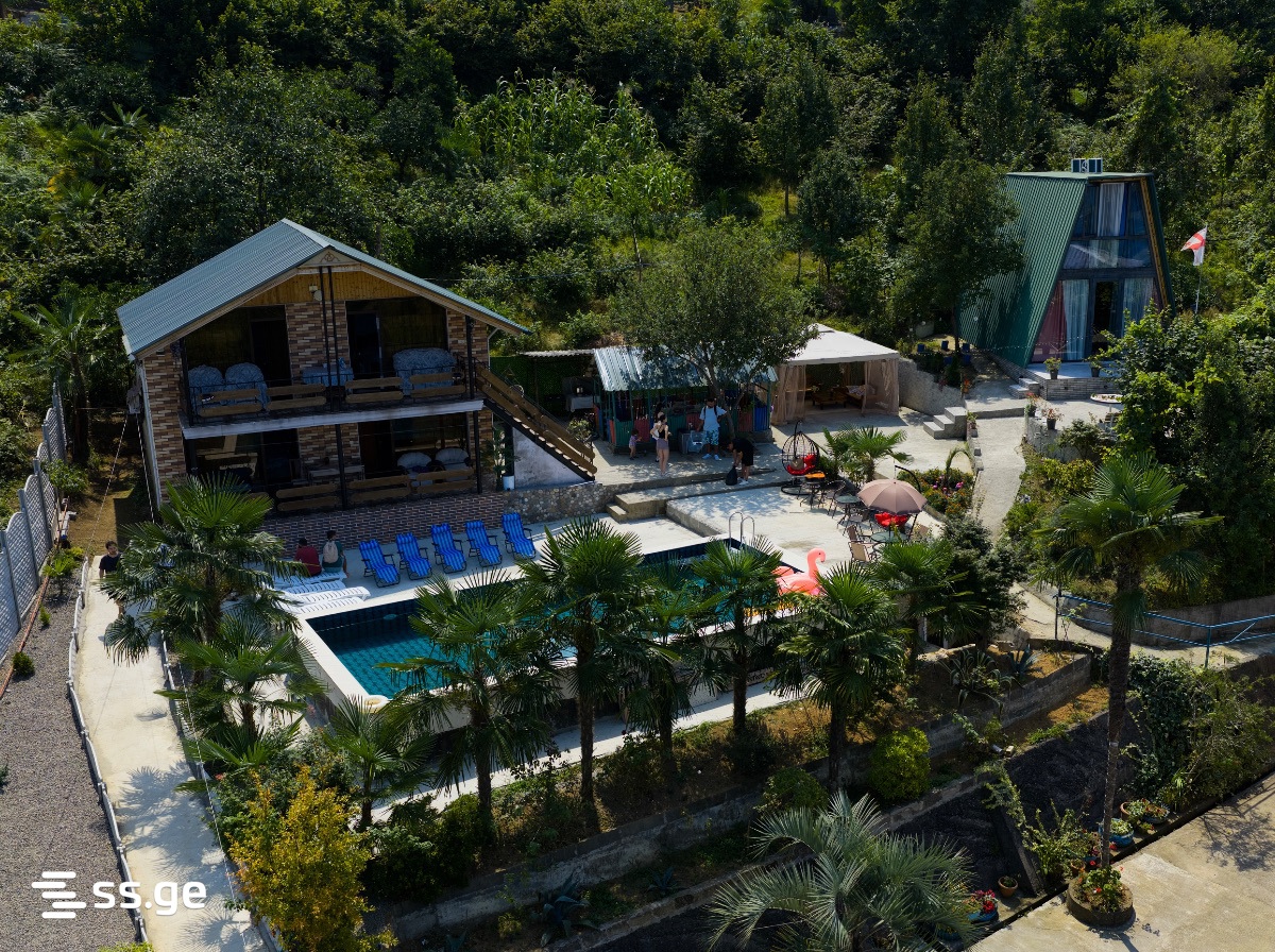4 Room Summer Cottage Daily Rent. Batumi view 3