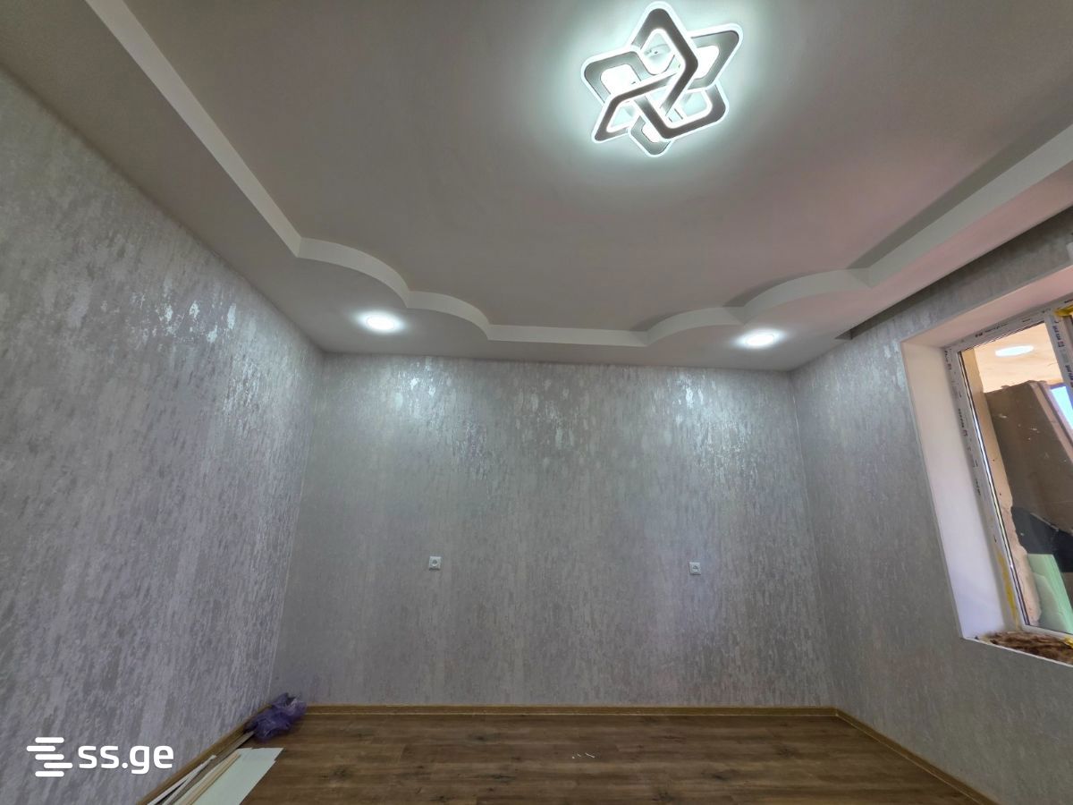 8 Room Private House For Sale view 4