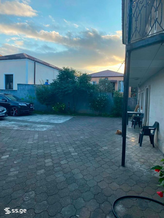 7 Room Private House For Sale view 2
