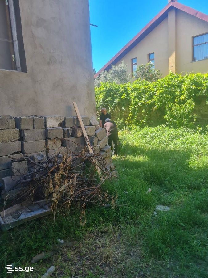 8 Room Private House For Sale view 10