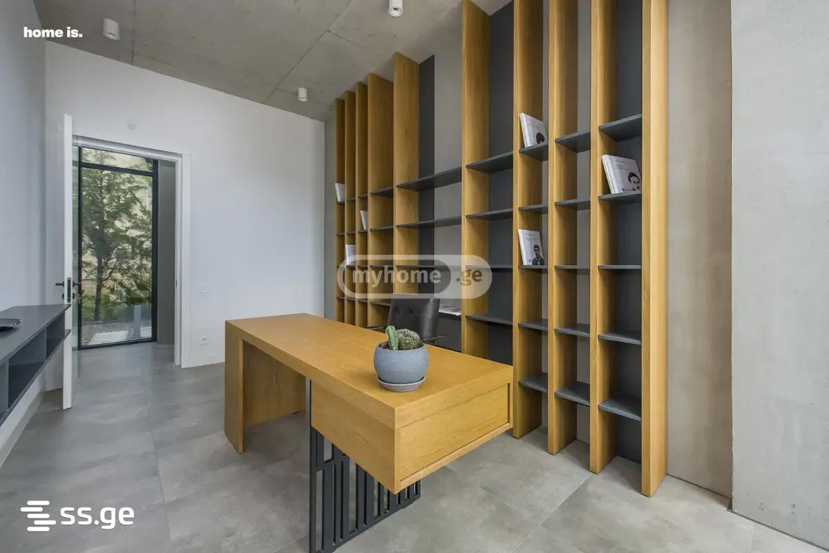 6 Room Private House For Sale view 4
