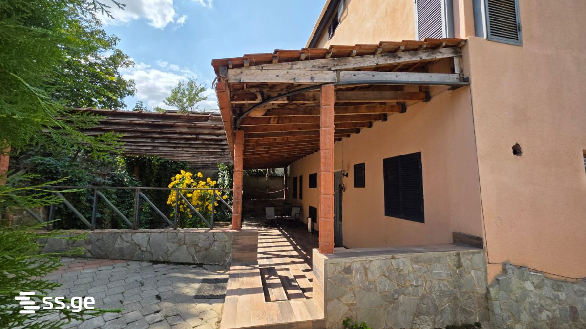 11 Room Summer Cottage For Sale view 3