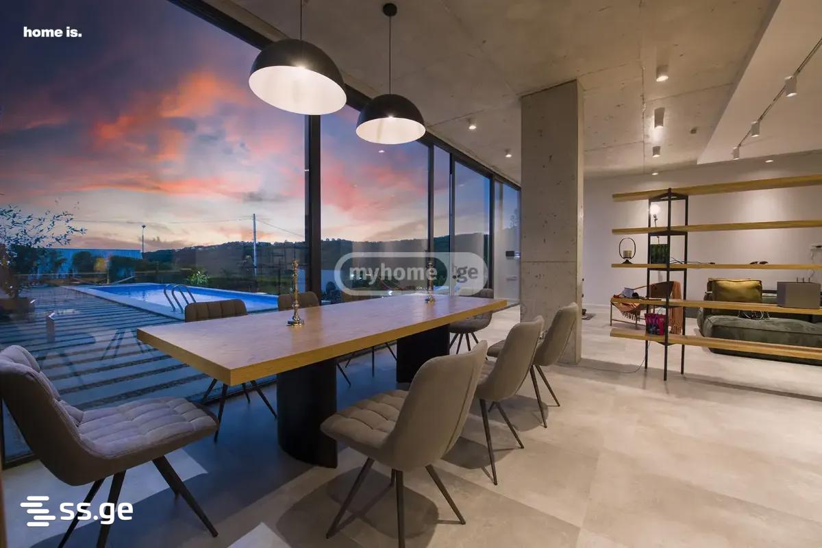6 Room Private House For Sale view 2